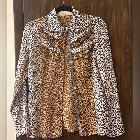 Robert Graham Gabriela Leopard Print  Ruffle Silk Blend Long-Sleeve Shirt (T3) - Picture 1 of 5